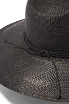 قبعة باناما بحافة عريضة
